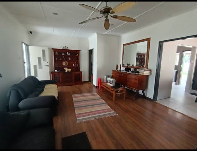 3 BEDROOM HOUSE FOR SALE IN SOUTH CREST